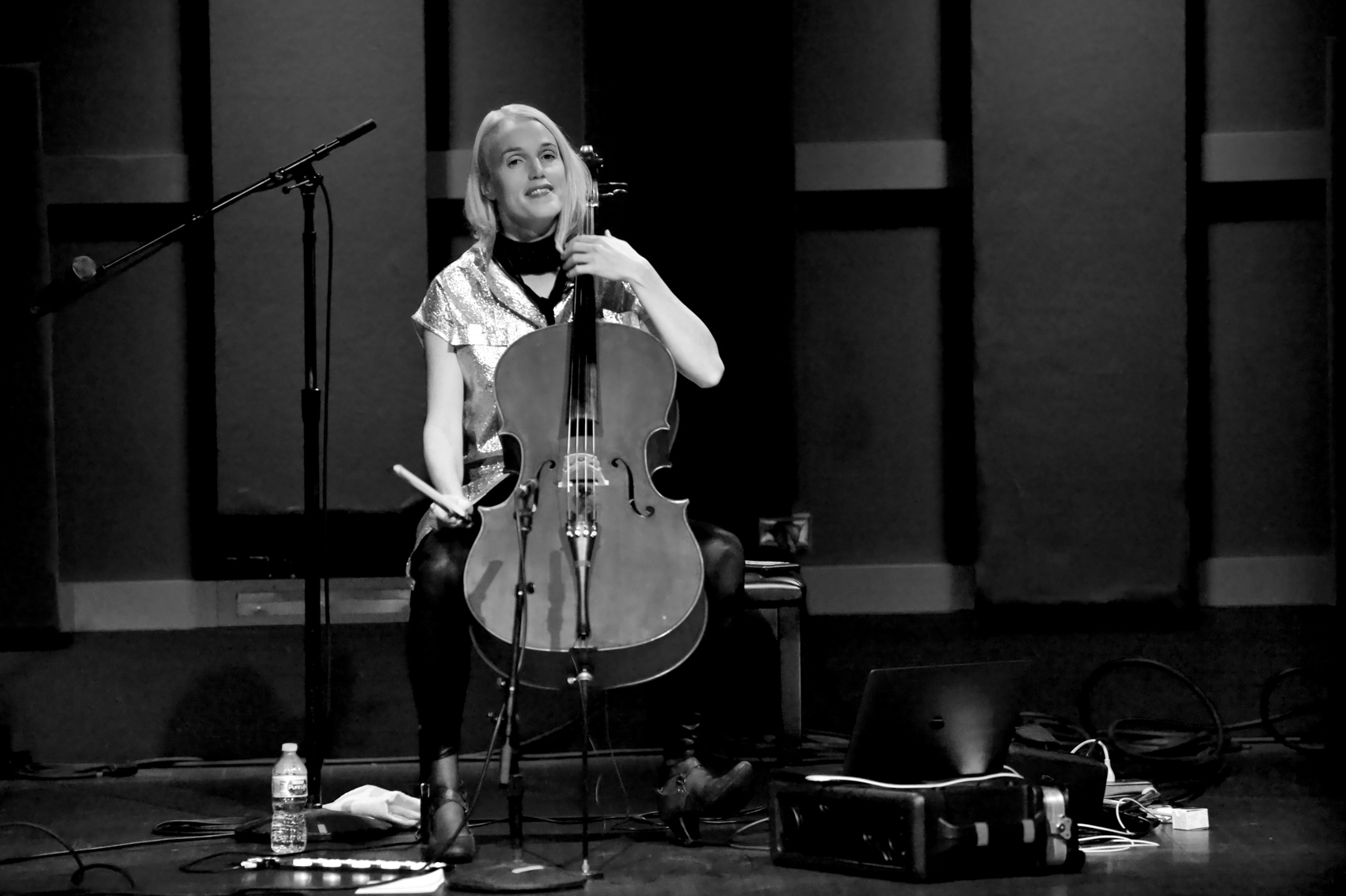 Zo Keating
World Cafe Live
Philadelphia, Pa
November 28, 2018

DerekBrad.com